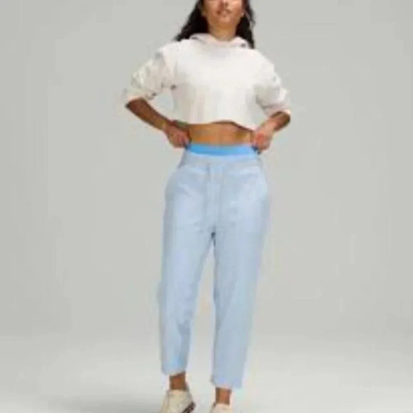 Lululemon Beyond the  Studio Crop Blue Linen Swift Fabric 8 - Picture 2 of 15